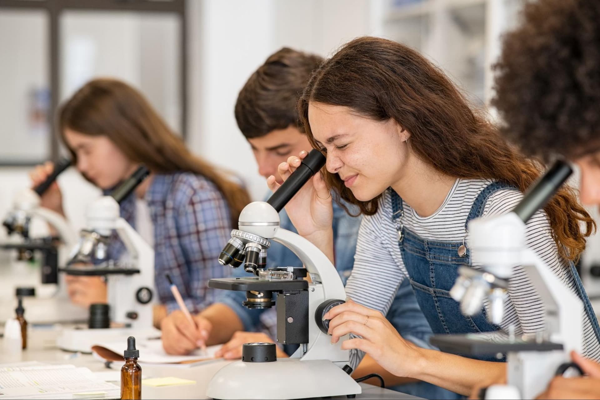 These 10 stem programs for high school students can help prepare them for college and a future career in the sciences.
